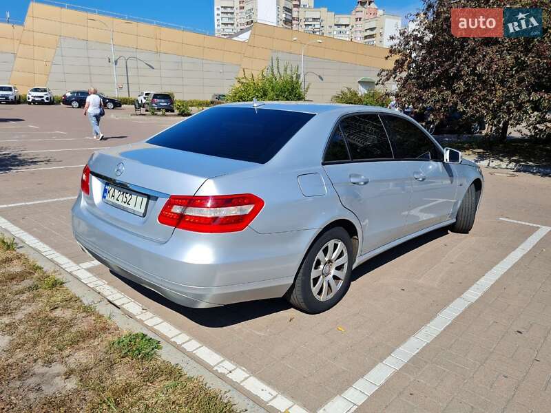 Седан Mercedes-Benz E-Class 2010 в Киеве