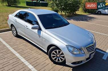 Седан Mercedes-Benz E-Class 2010 в Киеве Седан Mercedes-Benz E-Class 2010 в Киеве