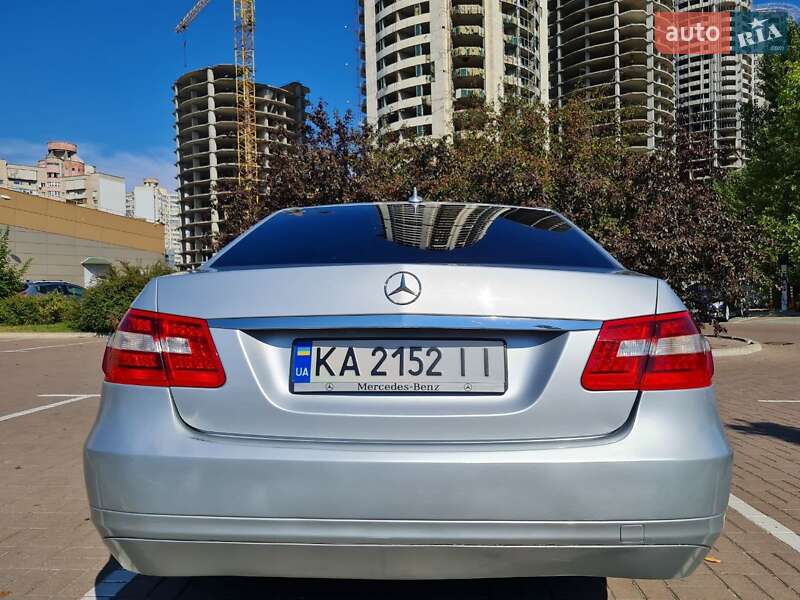 Седан Mercedes-Benz E-Class 2010 в Киеве
