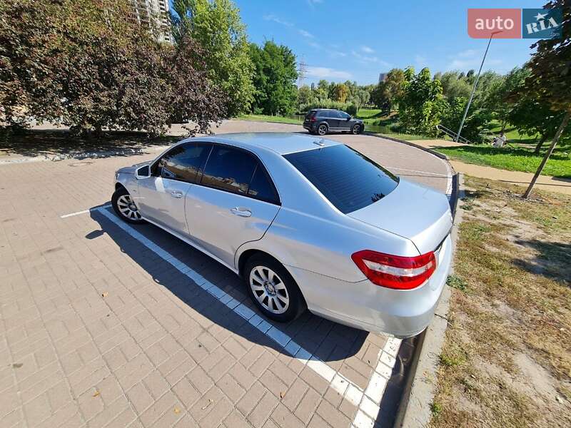 Седан Mercedes-Benz E-Class 2010 в Киеве