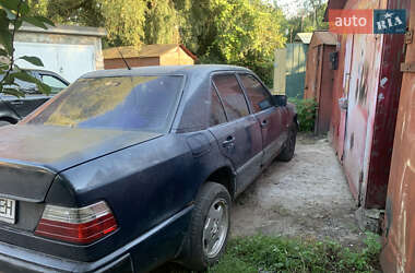 Седан Mercedes-Benz E-Class 1989 в Харькове