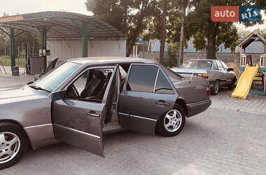 Седан Mercedes-Benz E-Class 1994 в 