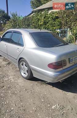 Седан Mercedes-Benz E-Class 2001 в 