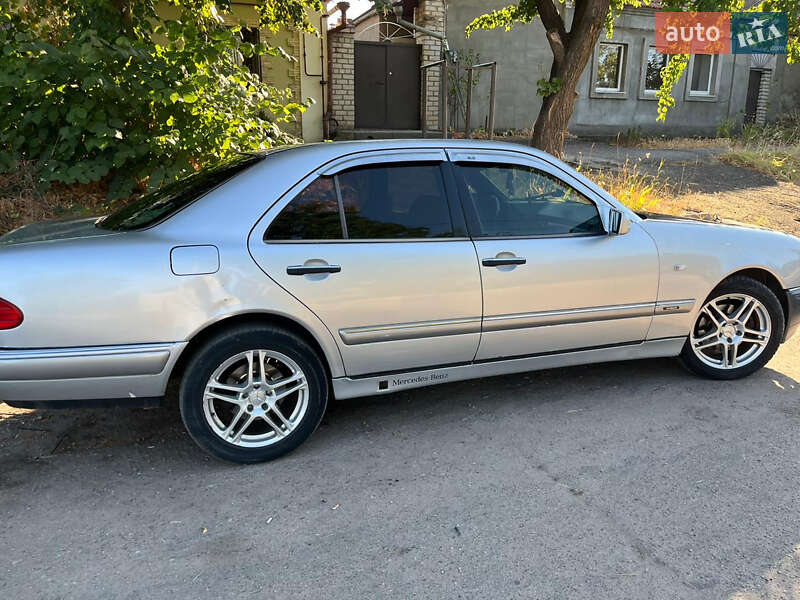 Mercedes-Benz E-Class 1997