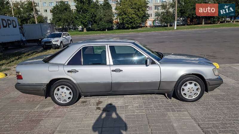 Седан Mercedes-Benz E-Class 1995 в Харькове