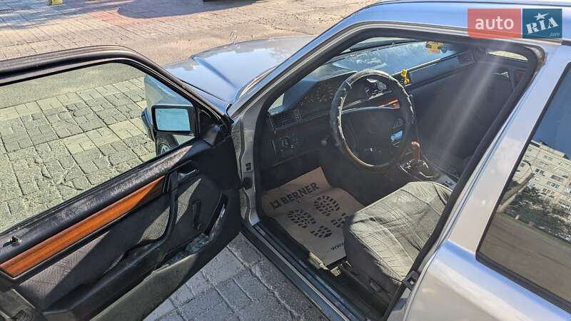 Седан Mercedes-Benz E-Class 1995 в Харькове