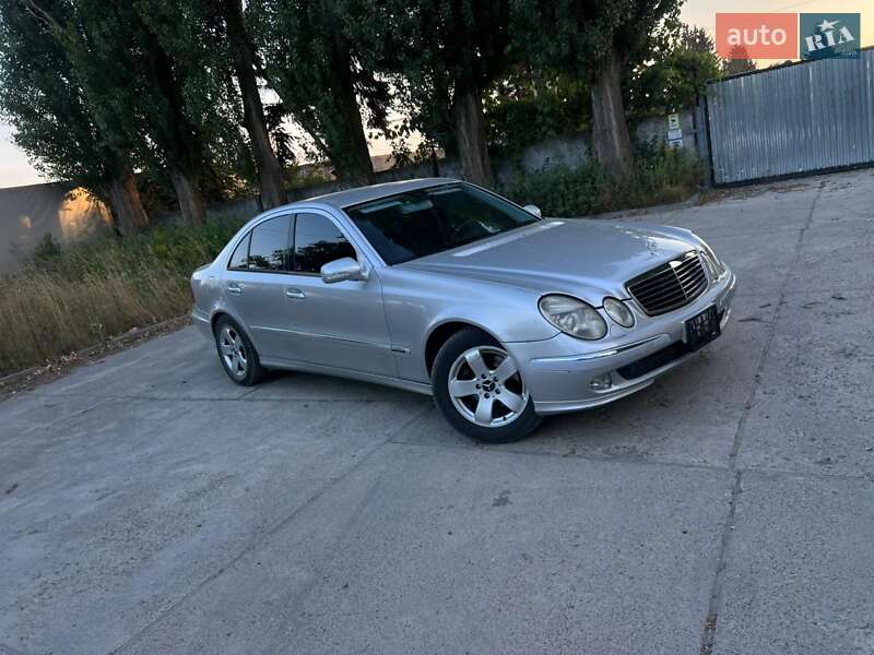 Седан Mercedes-Benz E-Class 2002 в Черновцах