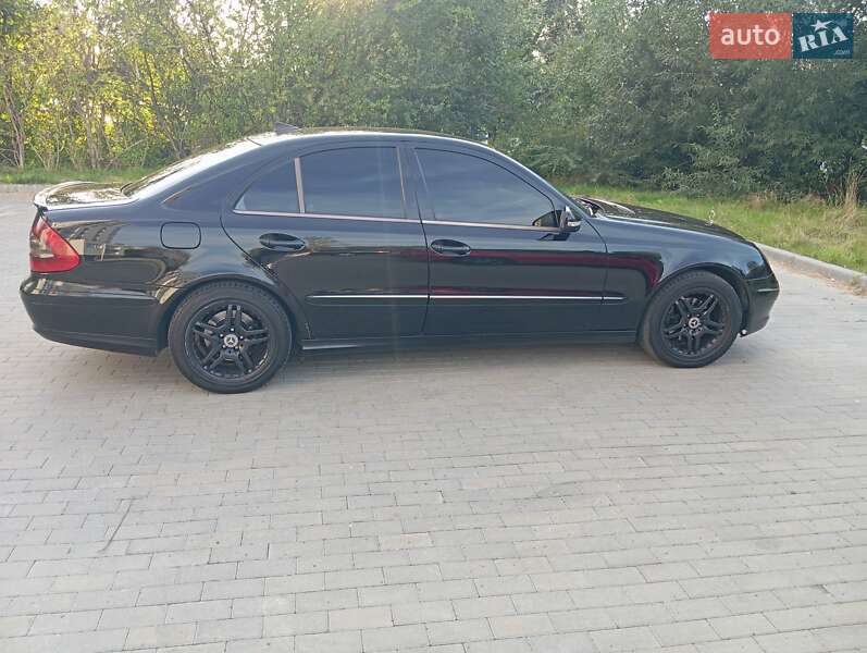 Седан Mercedes-Benz E-Class 2006 в Львові