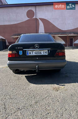 Седан Mercedes-Benz E-Class 1995 в 