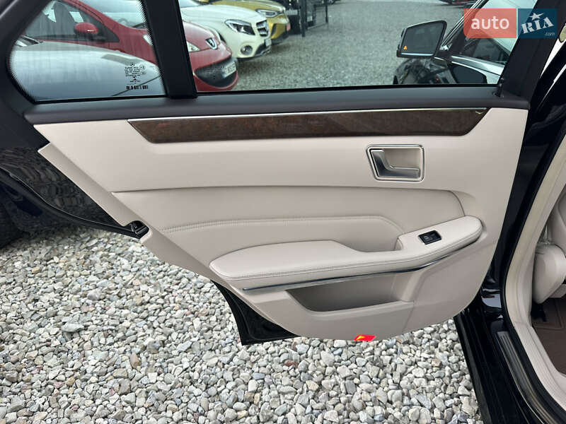 Седан Mercedes-Benz E-Class 2013 в Ивано-Франковске