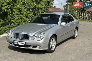 Седан Mercedes-Benz E-Class 2004 в Остроге