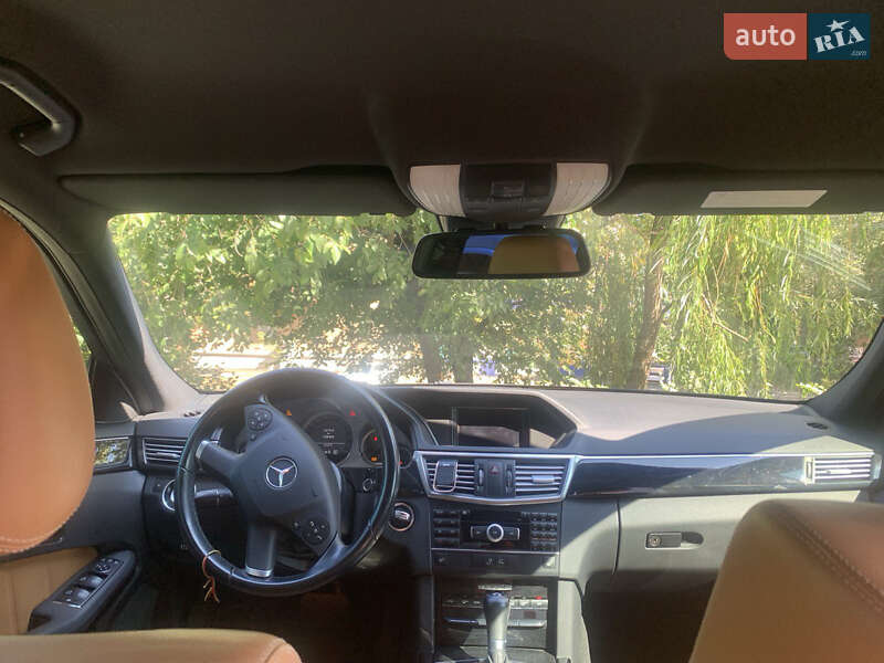 Седан Mercedes-Benz E-Class 2010 в Киеве фото 5 Седан Mercedes-Benz E-Class 2010 в Киеве