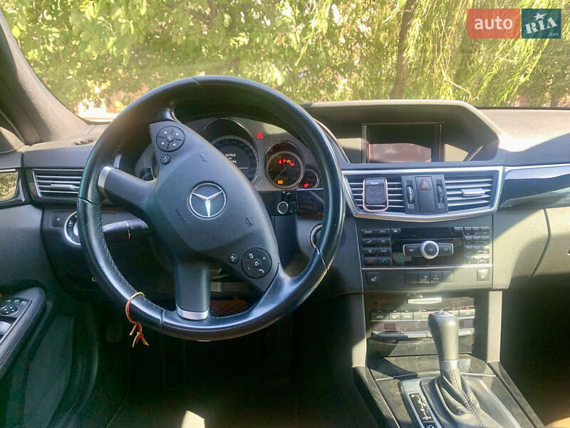 Седан Mercedes-Benz E-Class 2010 в Киеве фото 9 Седан Mercedes-Benz E-Class 2010 в Киеве
