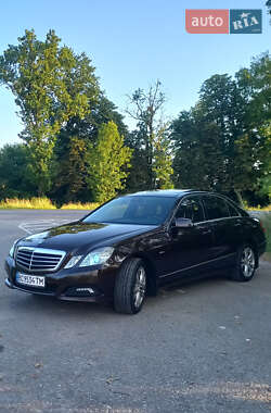 Седан Mercedes-Benz E-Class 2010 в Львове