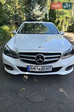 Седан Mercedes-Benz E-Class 2015 в 