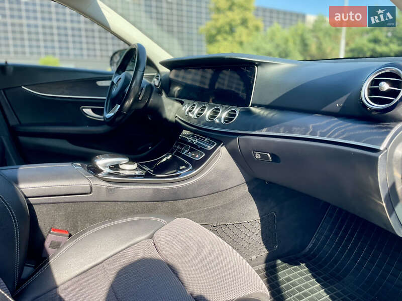 Універсал Mercedes-Benz E-Class 2017 в Луцьку