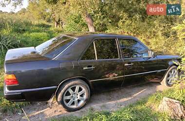 Седан Mercedes-Benz E-Class 1993 в 
