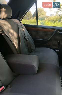 Седан Mercedes-Benz E-Class 1993 в 