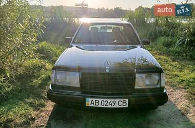 Седан Mercedes-Benz E-Class 1993 в 
