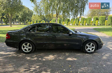 Седан Mercedes-Benz E-Class 2004 в 