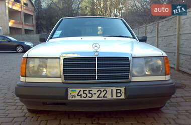 Седан Mercedes-Benz E-Class 1985 в 