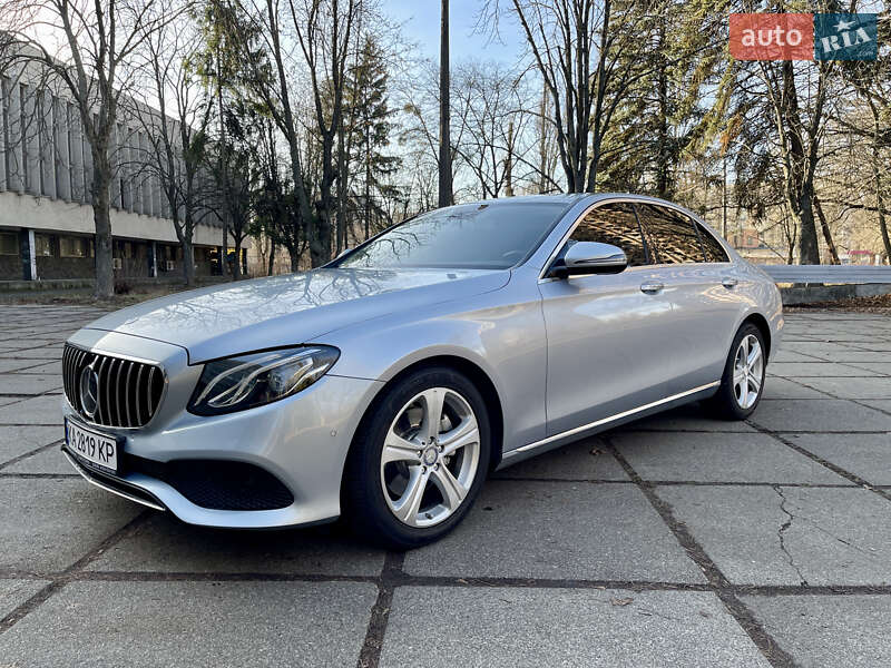 Седан Mercedes-Benz E-Class 2016 в 