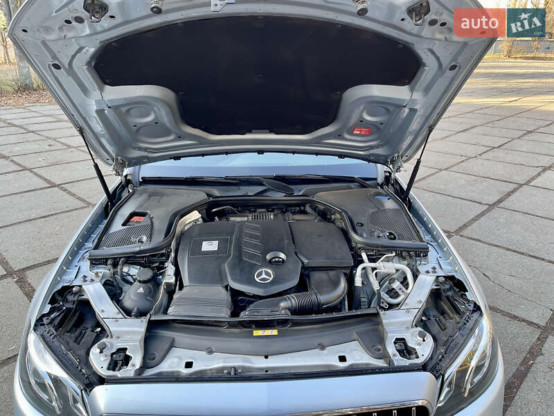 Седан Mercedes-Benz E-Class 2016 в Киеве