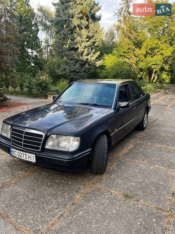 Седан Mercedes-Benz E-Class 1995 в 