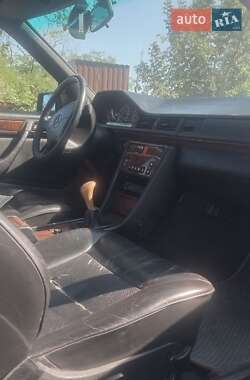 Купе Mercedes-Benz E-Class 1994 в 