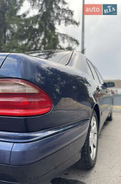 Седан Mercedes-Benz E-Class 2000 в 