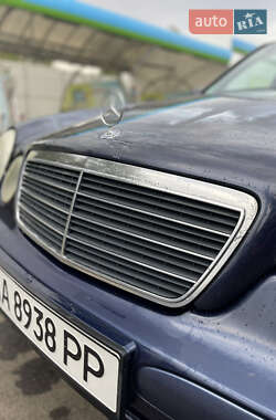 Седан Mercedes-Benz E-Class 2000 в 