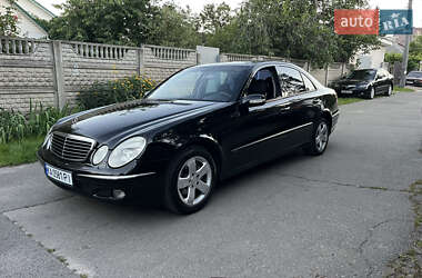 Седан Mercedes-Benz E-Class 2003 в Киеве