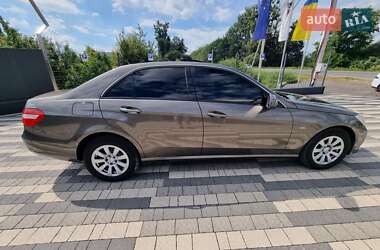 Седан Mercedes-Benz E-Class 2010 в 