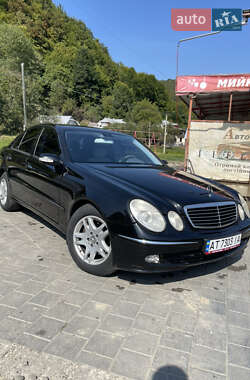 Седан Mercedes-Benz E-Class 2004 в Косове