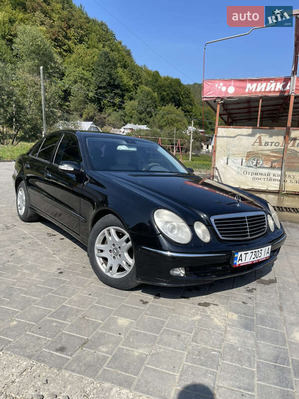 Седан Mercedes-Benz E-Class 2004 в 