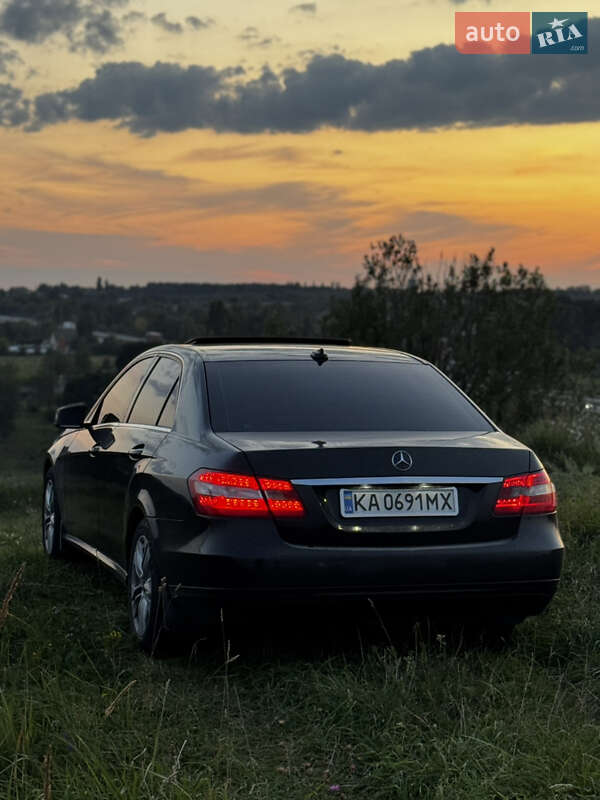 Седан Mercedes-Benz E-Class 2012 в Киеве фото 4 Седан Mercedes-Benz E-Class 2012 в Киеве
