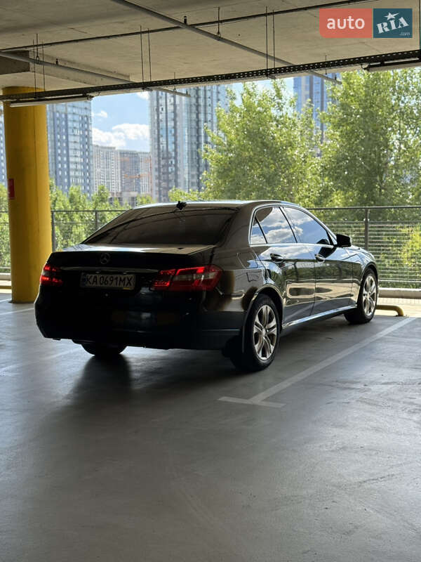 Седан Mercedes-Benz E-Class 2012 в Киеве фото 10 Седан Mercedes-Benz E-Class 2012 в Киеве