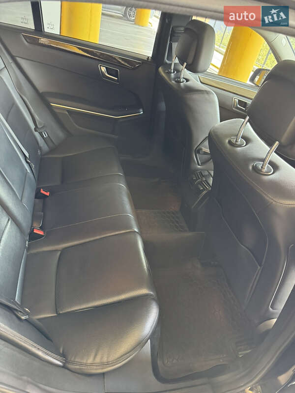 Седан Mercedes-Benz E-Class 2012 в Киеве фото 13 Седан Mercedes-Benz E-Class 2012 в Киеве