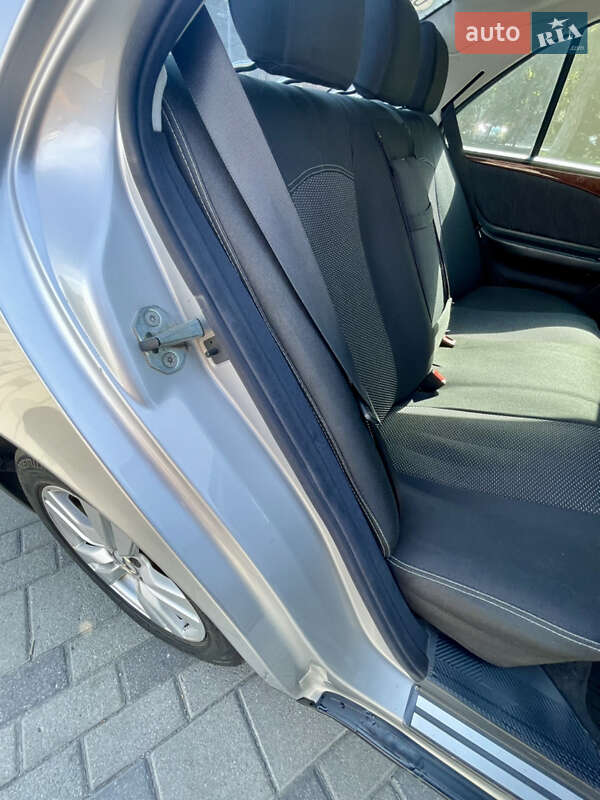 Седан Mercedes-Benz E-Class 1999 в Днепре