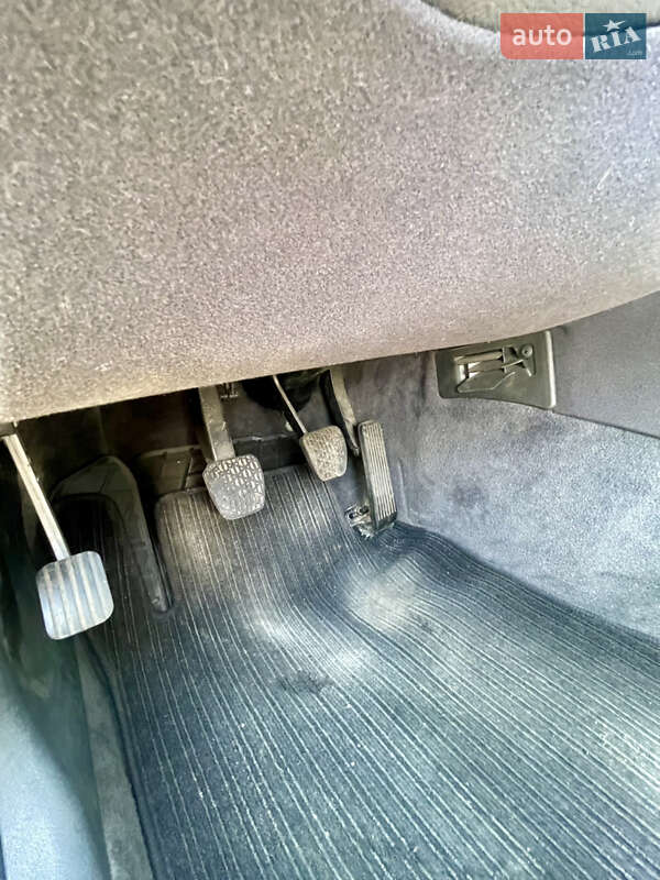 Седан Mercedes-Benz E-Class 1999 в Днепре