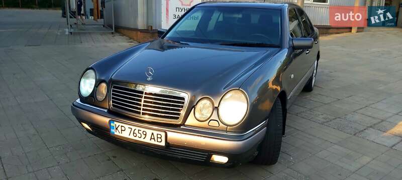 Седан Mercedes-Benz E-Class 1999 в Запорожье