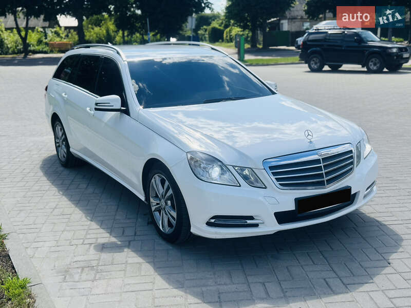 Универсал Mercedes-Benz E-Class 2012 в 