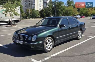 Седан Mercedes-Benz E-Class 2001 в Киеве