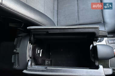 Седан Mercedes-Benz E-Class 2011 в 