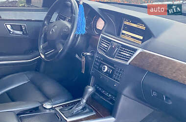 Седан Mercedes-Benz E-Class 2010 в 
