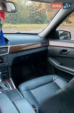 Седан Mercedes-Benz E-Class 2010 в 