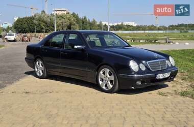 Седан Mercedes-Benz E-Class 2001 в 