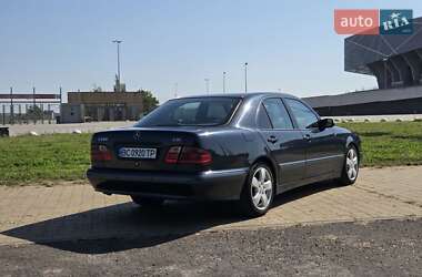 Седан Mercedes-Benz E-Class 2001 в 