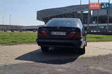 Седан Mercedes-Benz E-Class 2001 в 