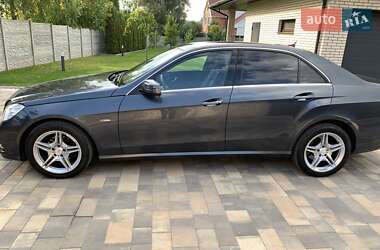 Седан Mercedes-Benz E-Class 2012 в 
